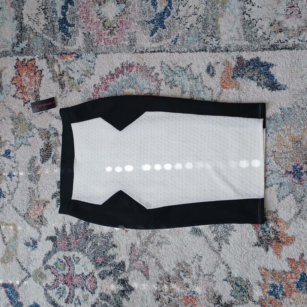 Black and white/cream geometric skirt